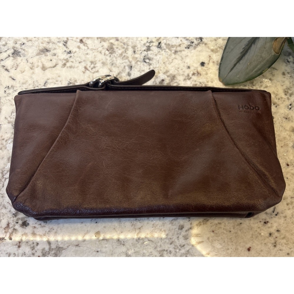 Hobo International Distressed Brown Leather Clutch Purse Wallet Zip Organizer